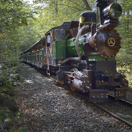 Le train des aventuriers au parc d'attraction Le PAL en Auvergne Rhône Alpes
